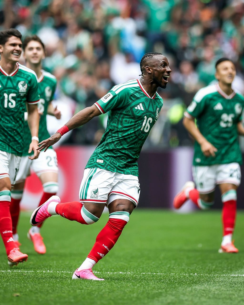 Mexique yatangiye neza igikombe cy'isi imbere y'abafana bayo