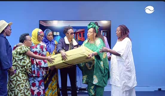 Abafana ba The Ben bamugeneye mpano bafatanyije na Makanyaga Abdoul 