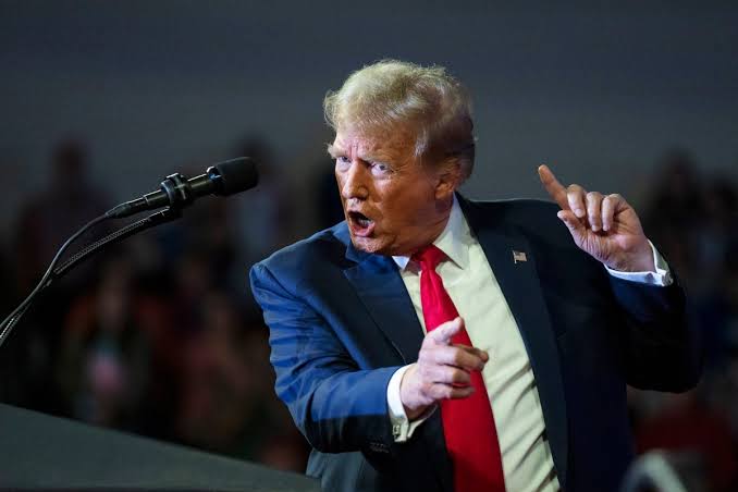 Trump yaburiye Iran ko Amerika yayisubiza ibitero bikomeye mu gihe yamugirira nabi