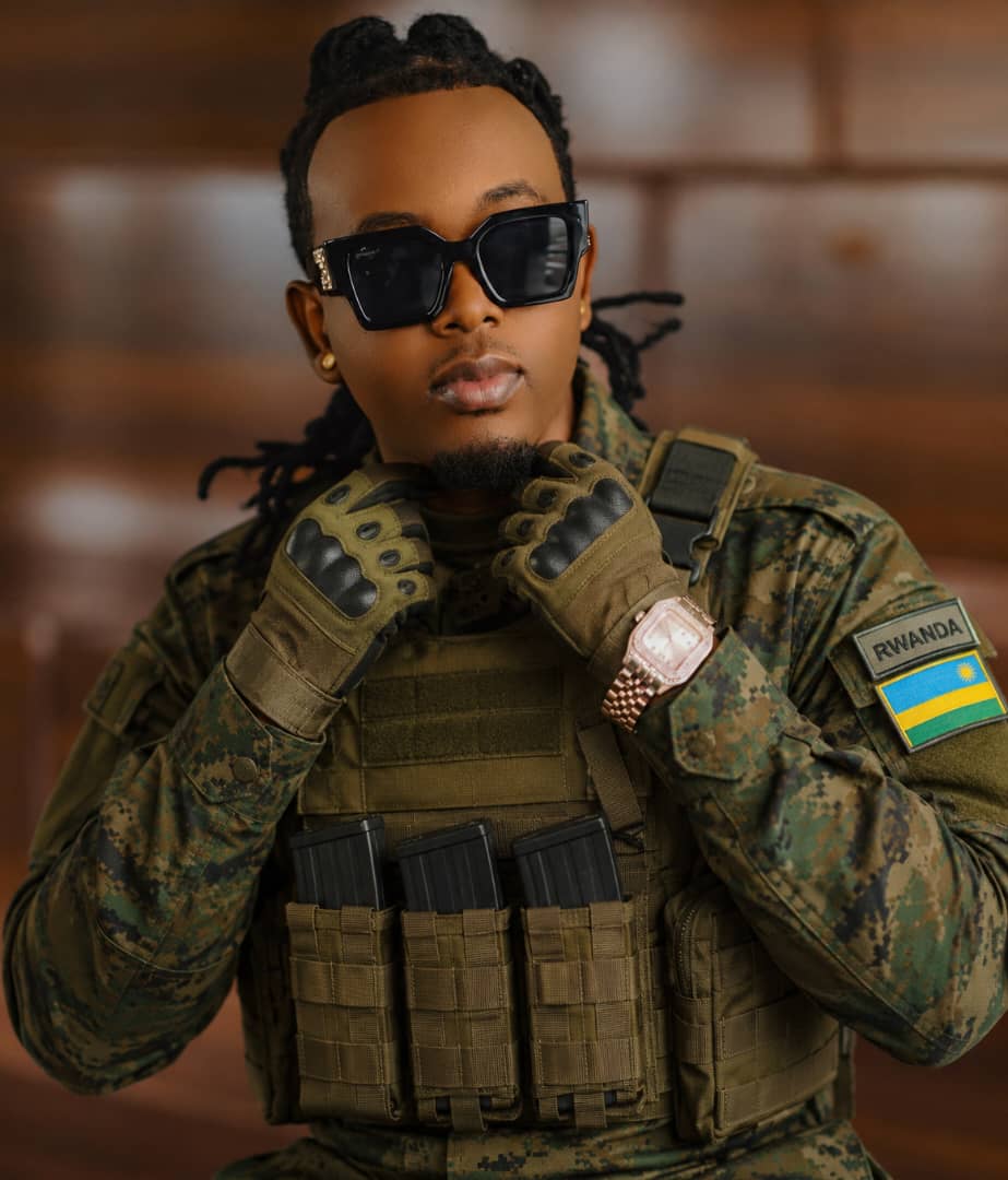 Mbere yo kwamamara mu muziki, Chiboo yari afite inzozi zo kuba umusirikare