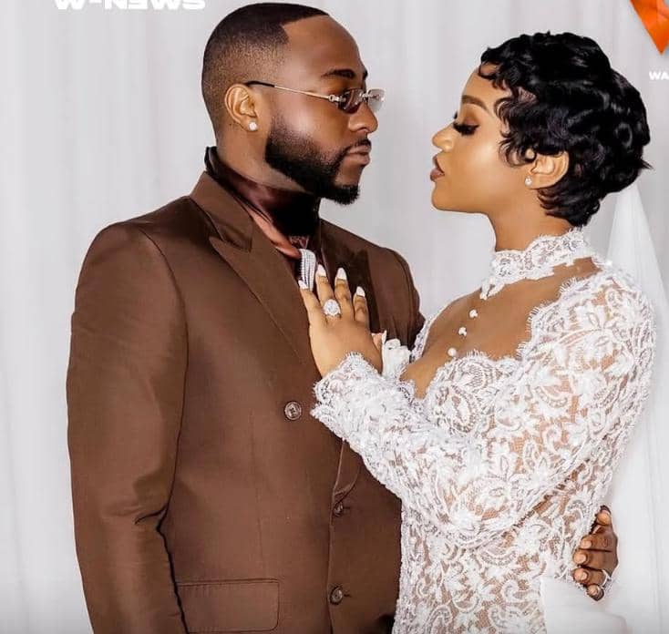 Davido yavuze ko yiteguye kwigomwa miliyari zirenga 2 Frw kugira ngo amarane igihe n’umugore we Chioma