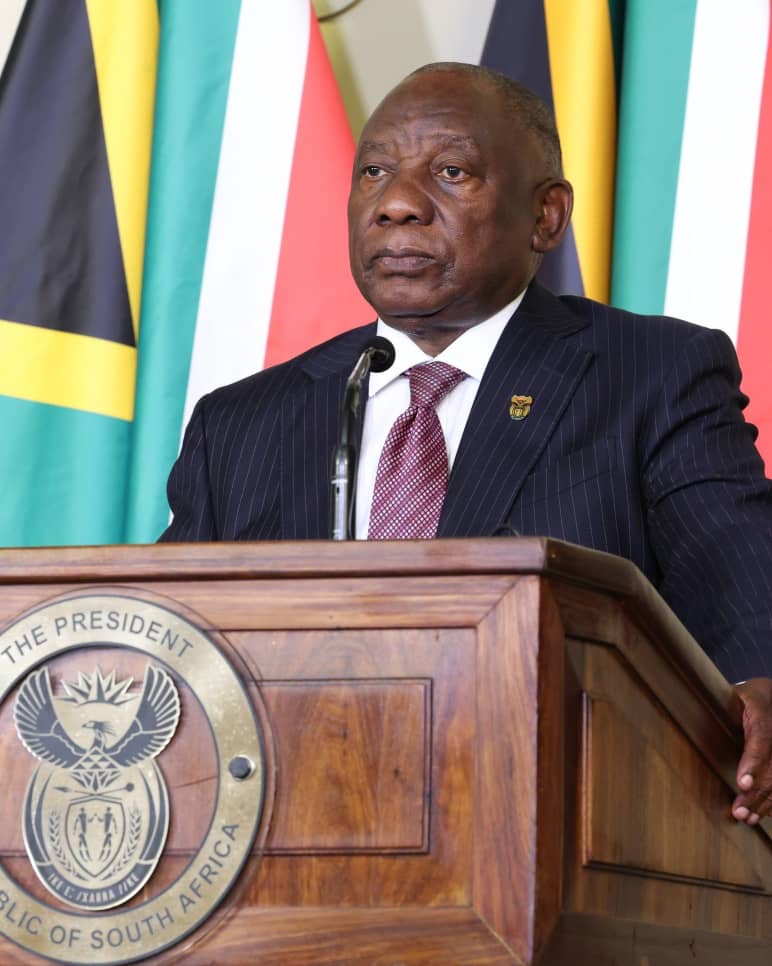 Perezida Cyril Ramaphosa yasabwe n’abaganga kuruhuka kubera uburwayi